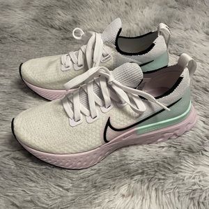Nike Women's React Infinity Run FK Running Shoe